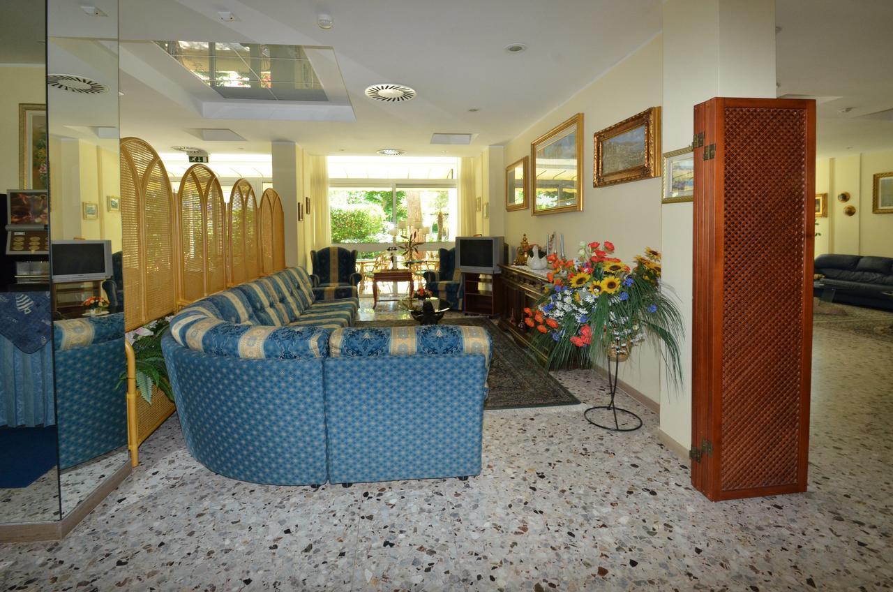 Hotel Cristina Hospitality Centrale (Adults Only) Ριτσόνε Εξωτερικό φωτογραφία